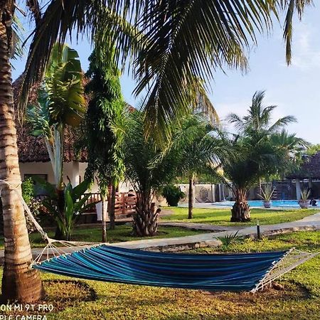 Dadida'S Pool Cottage Diani Beach Exterior photo