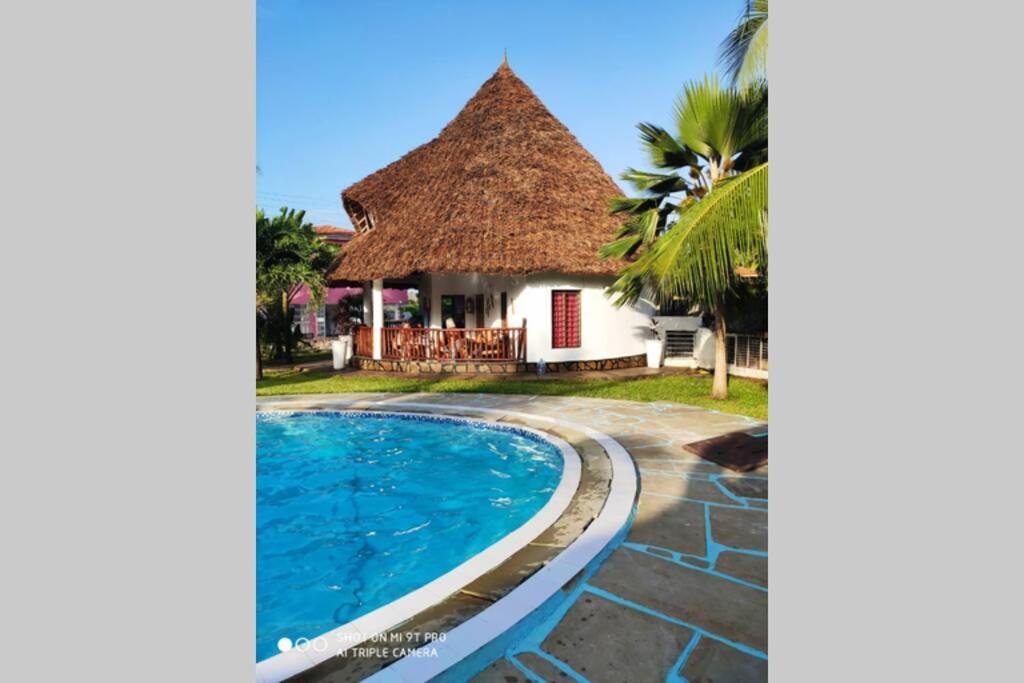 Dadida'S Pool Cottage Diani Beach Exterior photo